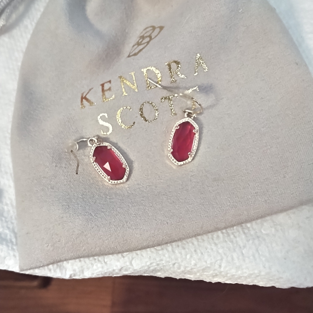 Beautiful BNWT Kendra Scott red berry earrings for sale.